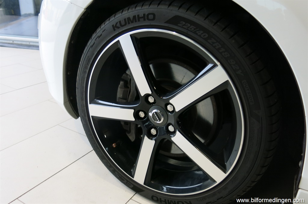 Bild 16 på Volvo V40