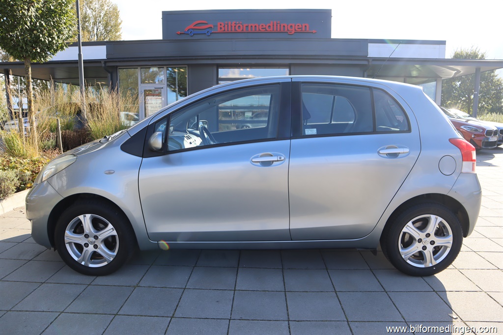 Bild 1 på Toyota Yaris)