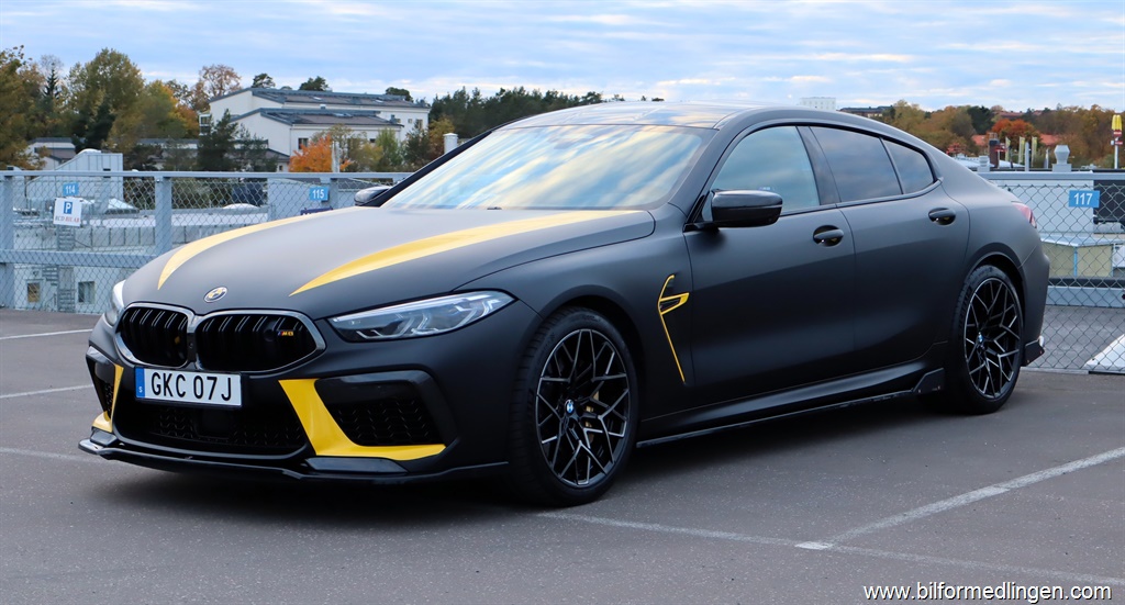 Bild 1 på BMW M8)