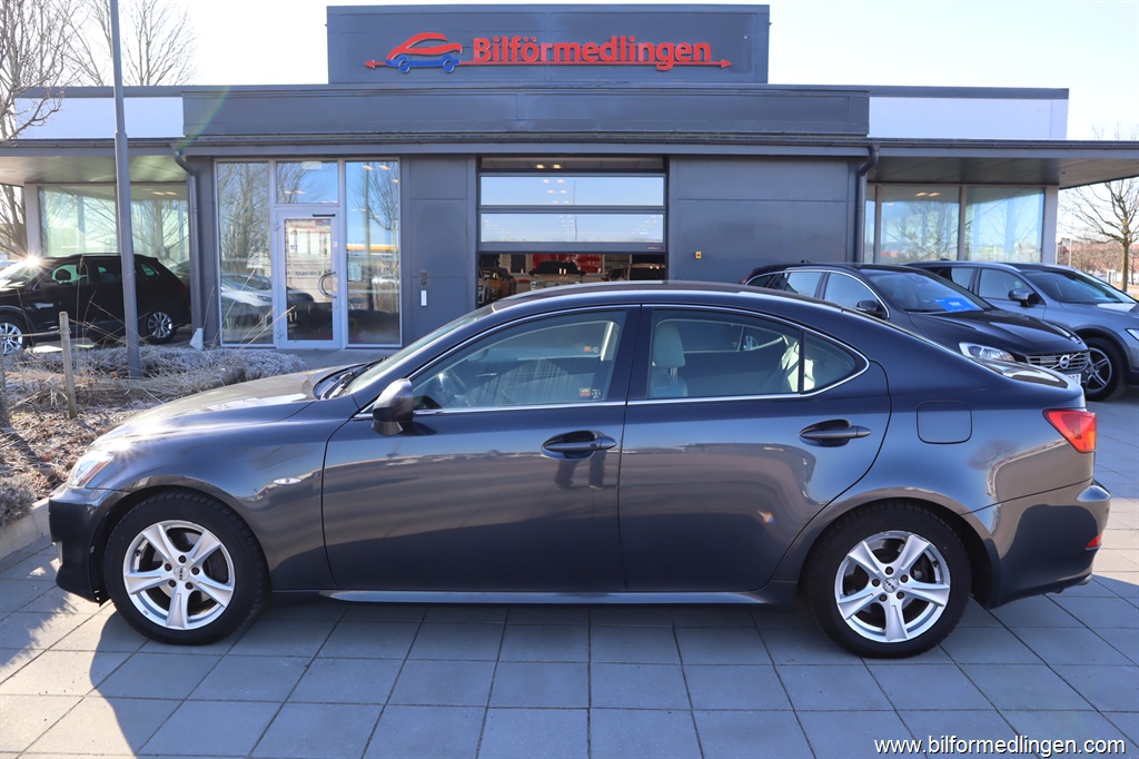 Bild 1 på Lexus IS)