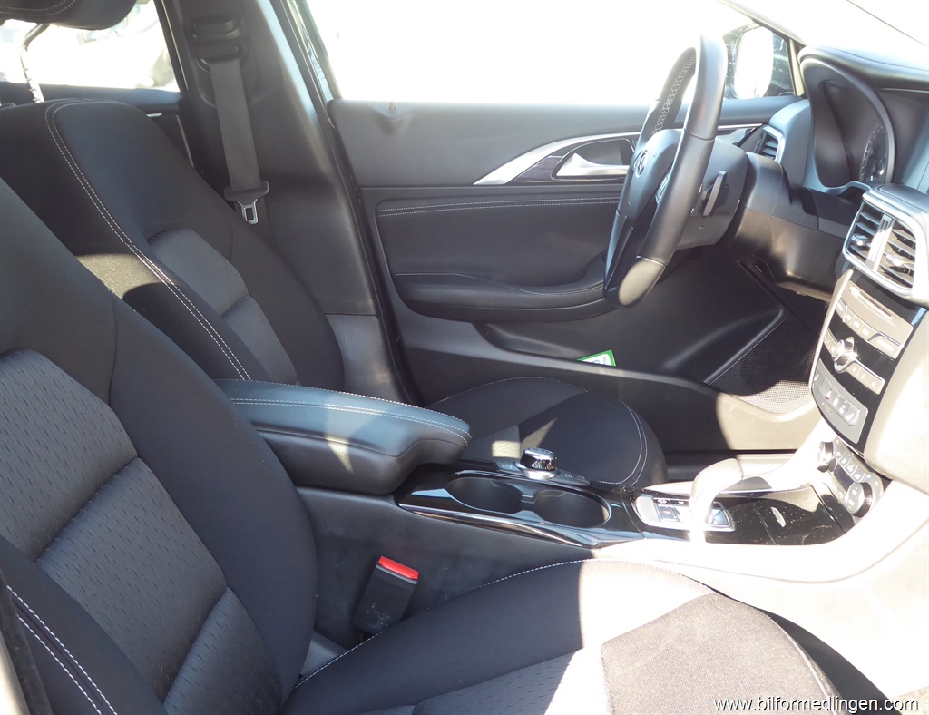 Bild 10 på Infiniti Q30