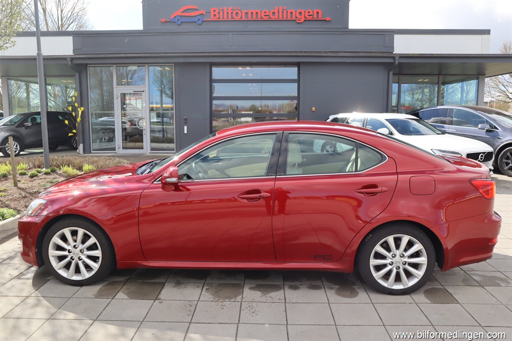 Bild 1 på Lexus IS)
