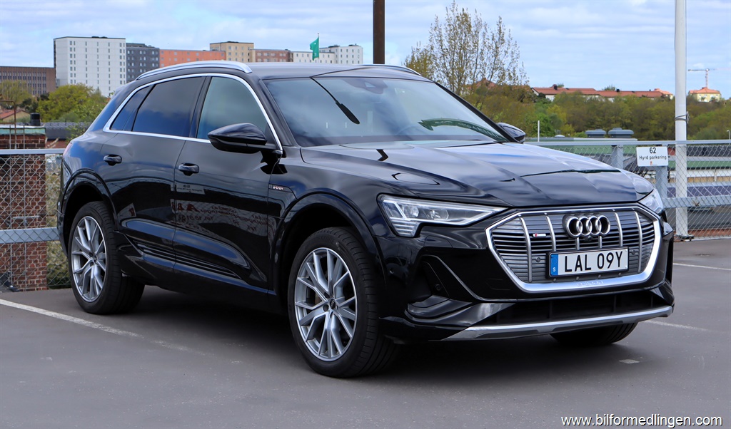 Bild 1 på Audi e-tron)