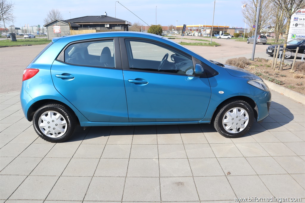 Bild 1 på Mazda 2)