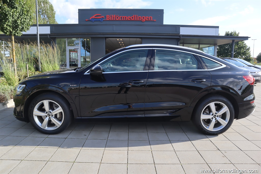 Bild 1 på Audi e-tron)