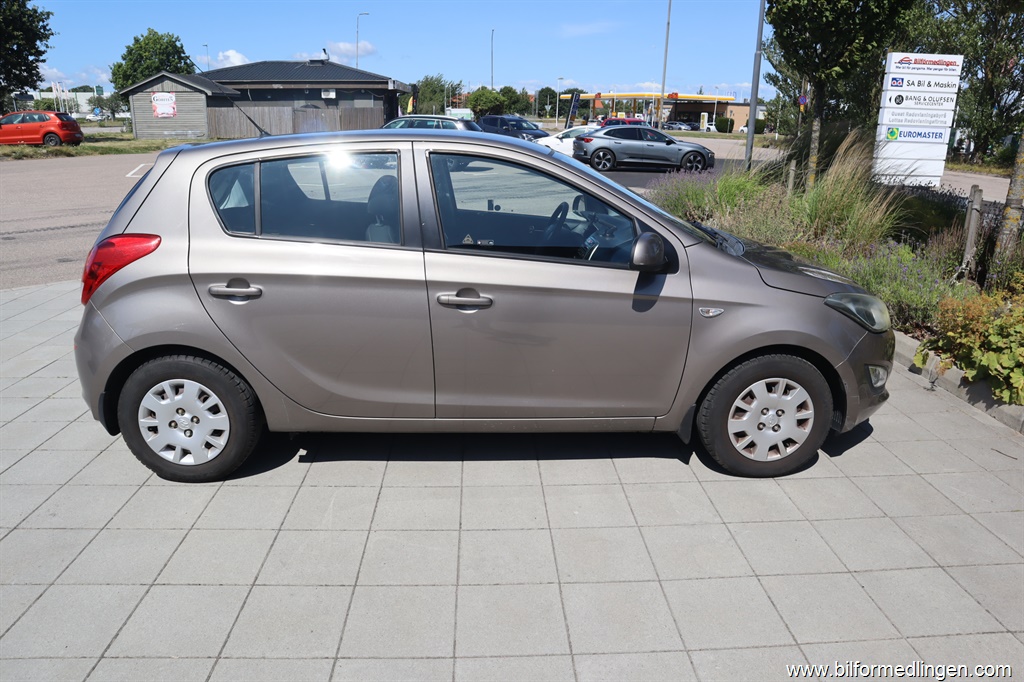 Bild 1 på Hyundai i20)