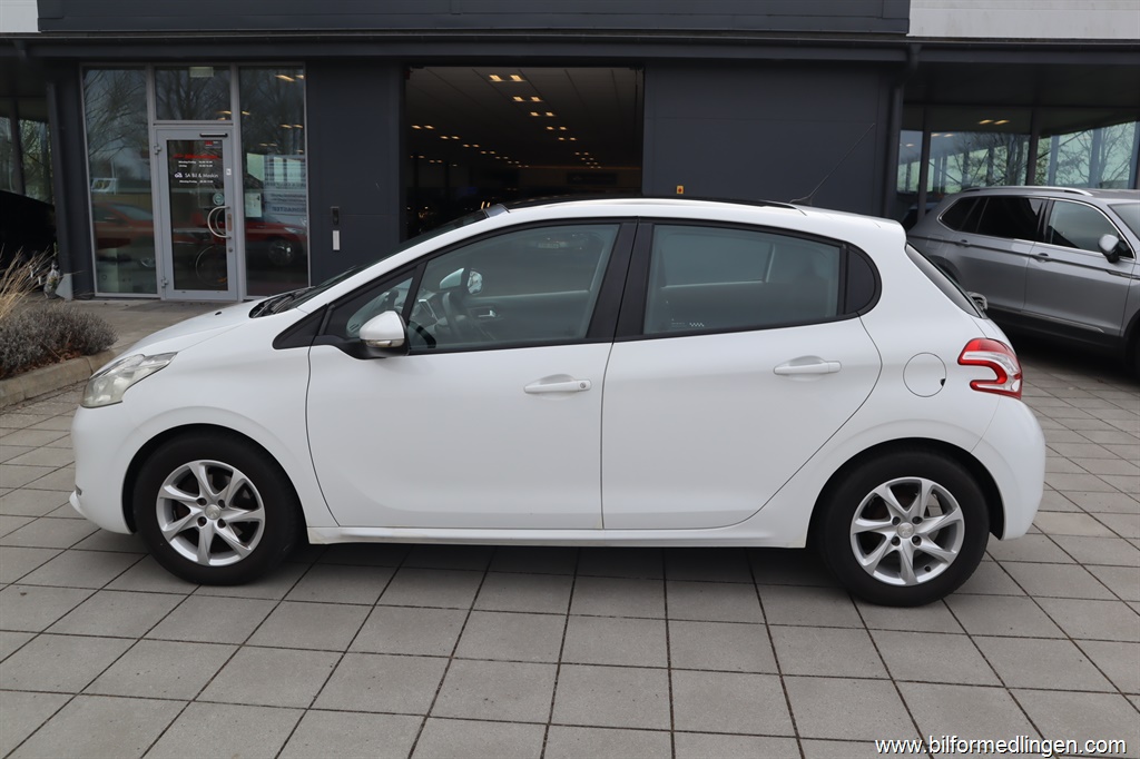 Bild 1 på Peugeot 208)