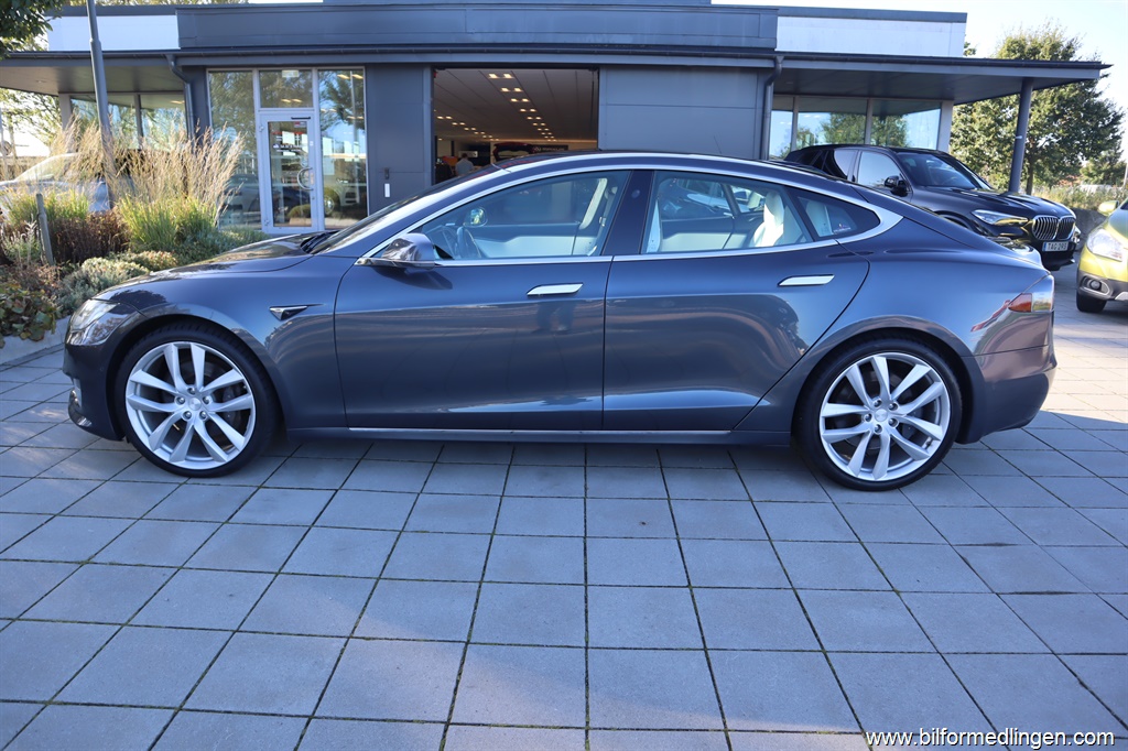 Bild 1 på Tesla Model S)