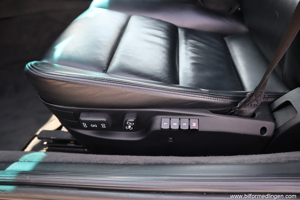 Bild 10 på BMW 850 IA  299hk V12 Aut Fint skick Taklucka skinn Bild 10 på BMW 850