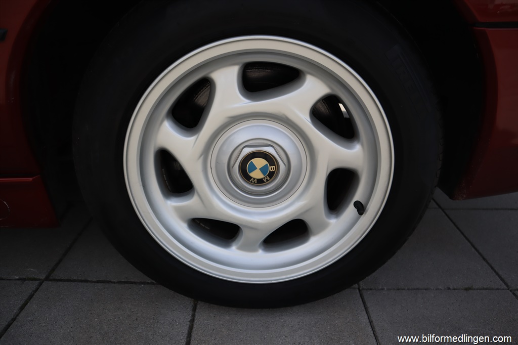 Bild 11 på BMW 850 IA  299hk V12 Aut Fint skick Taklucka skinn Bild 11 på BMW 850