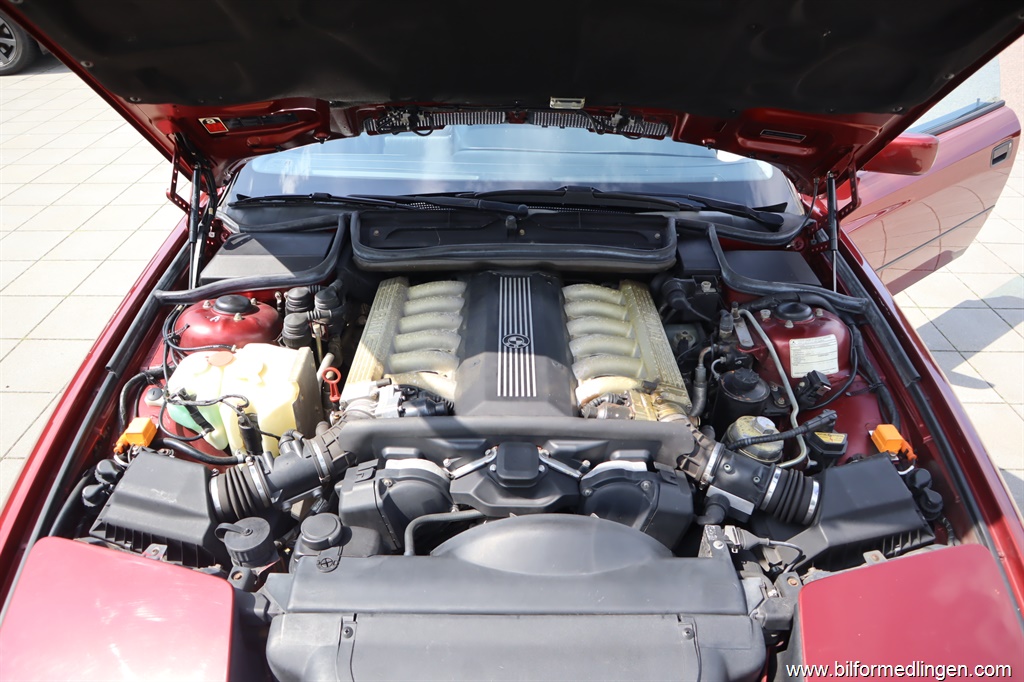 Bild 13 på BMW 850 IA  299hk V12 Aut Fint skick Taklucka skinn Bild 13 på BMW 850