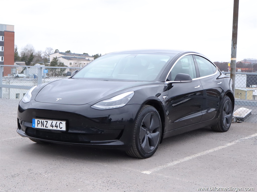 Bild 1 på Tesla Model 3)