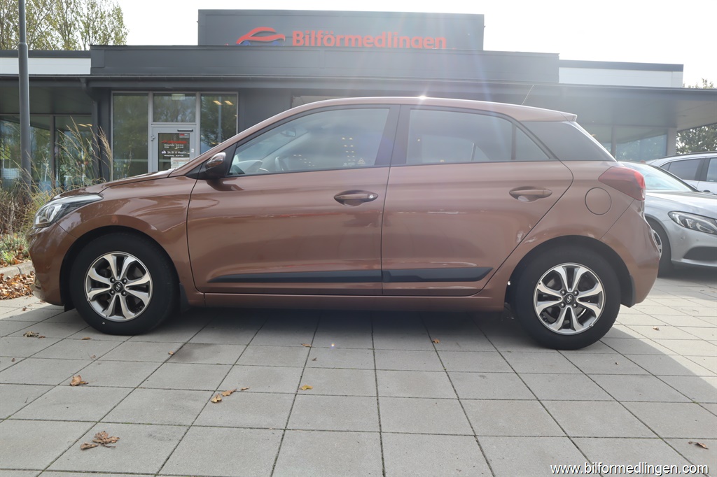 Bild 1 på Hyundai i20)