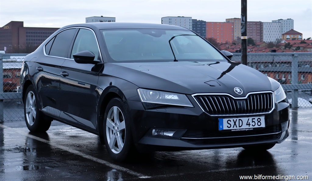 Bild 1 på Skoda Superb)