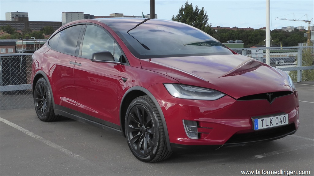 Bild 1 på Tesla Model X)