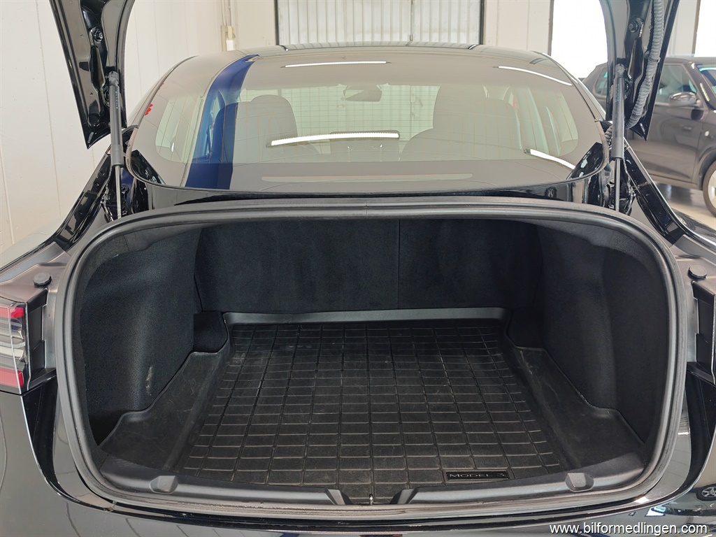 Bild 7 på Tesla Model 3