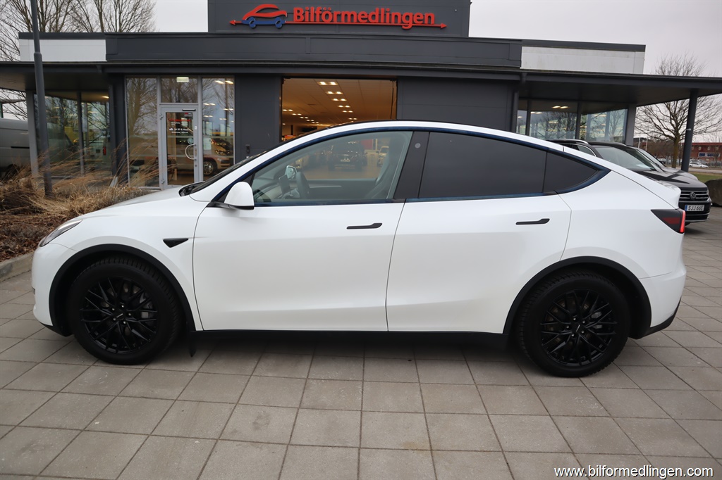 Bild 1 på Tesla Model Y)