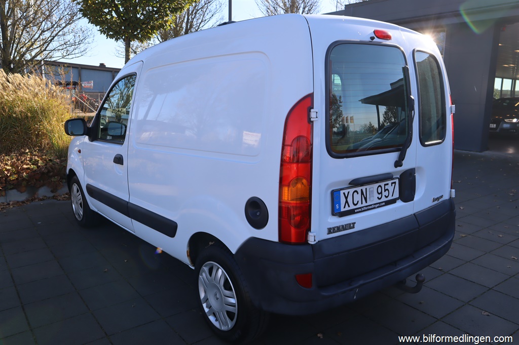 Bild 4 på Renault Kangoo 82hk Dragkrok Svensksåld V-hjul AC 1 ägare Bild 4 på Renault Kangoo