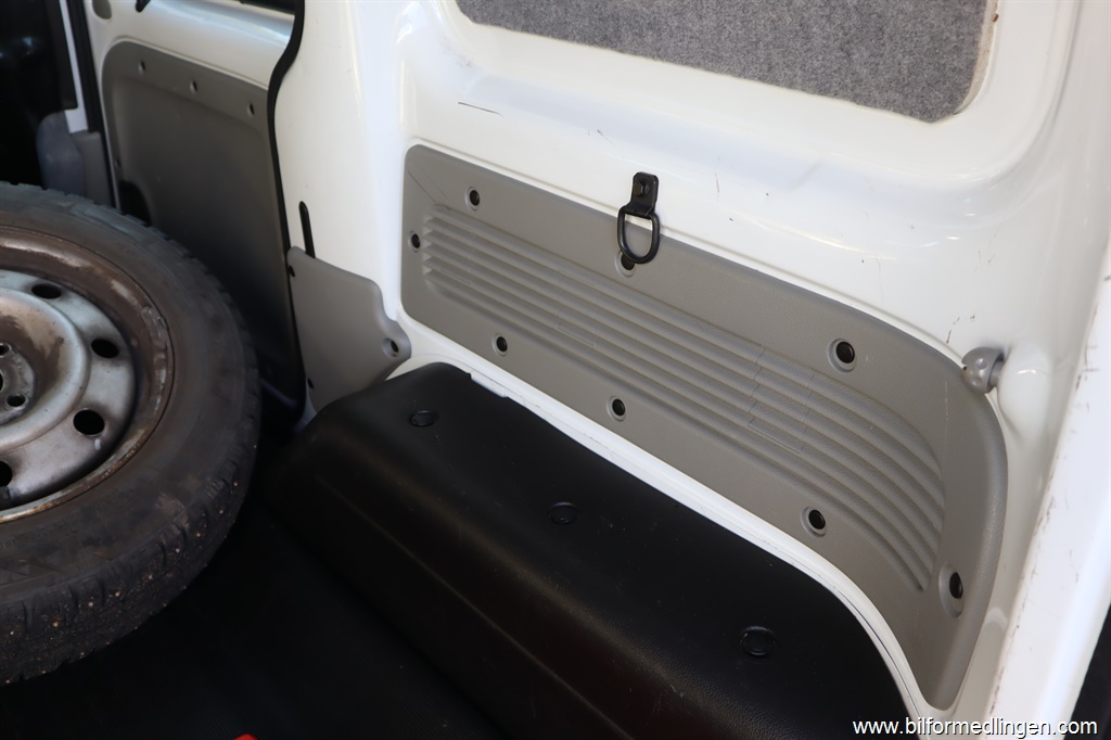 Bild 11 på Renault Kangoo 82hk Dragkrok Svensksåld V-hjul AC 1 ägare Bild 11 på Renault Kangoo