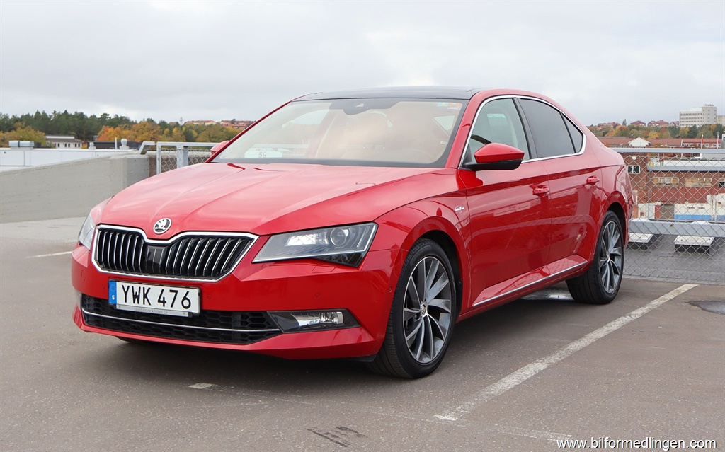 Bild 1 på Skoda Superb)