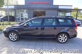 Volvo V70 II D3 150hk Kinetic, Classic, Dragkrok, City Safety 2, Svensksåld Volvo V70 II D3 150hk Kinetic, Classic, Dragkrok, City Safety 2, Svensksåld