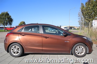 Hyundai i30 1.6 CRDi 5-door 110hk REP OBJEKT! Svensksåld