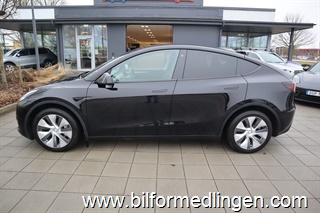 Tesla Model Y 80.5 kWh AWD Long Range 514hk Momsbil Drag 1 år garanti 1 Ägare