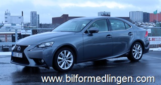 Lexus IS 300h Batteribytt 2023 Fullservad på Lexus