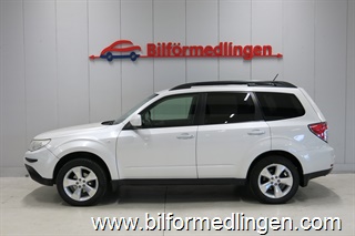 Subaru Forester 2.0 AWD 150hk Aut. Drag V-Hjul Subaru Forester 2.0 AWD 150hk Aut. Drag V-Hjul