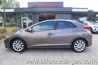 Honda Civic 1.8 16V FWD 142hk Backkamera Svensksåld