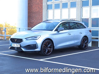 Cupra Leon e-Hybrid Sportstourer 245hk S/V-hjul Drag Moms