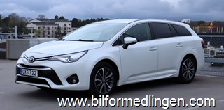 Toyota Avensis 1.8 Touring Automat S/V-hjul M-värmare Toyota Avensis 1.8 Touring Automat S/V-hjul M-värmare