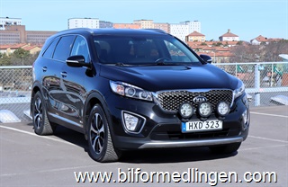 Kia Sorento 2.2 CRDi 200hk AWD 7-sits S/V-hjul Drag Kia Sorento 2.2 CRDi 200hk AWD 7-sits S/V-hjul Drag