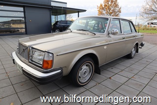 Volvo 264 140hk Taklucka Svensksåld Aut