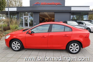Volvo S60 1.6D DRIVe FWD 114hk Dragkrok Parkvärmare Svensksåld Volvo S60 1.6D DRIVe FWD 114hk Dragkrok Parkvärmare Svensksåld
