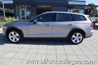 Volvo V60 CROSS COUNTRY D4 Aut AWD 190hk Momentum Navi Volvo V60 CROSS COUNTRY D4 Aut AWD 190hk Momentum Navi