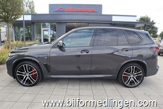 BMW X5 xDrive50e 490hk Head up display Momsbil M-sport Navi 1 ägare