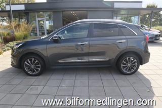 Kia E-Niro 64.0 kWh 204hk Advance Plus Navi Taklucka Momsbil Svensksåld Kia E-Niro 64.0 kWh 204hk Advance Plus Navi Taklucka Momsbil Svensksåld