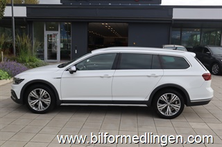 Volkswagen Passat 2.0 TDI Sportscombi 4MOTION 190hk Executive Business Momsbil Navi Drag Svensksåld Volkswagen Passat 2.0 TDI Sportscombi 4MOTION 190hk Executive Business Momsbil Navi Drag Svensksåld