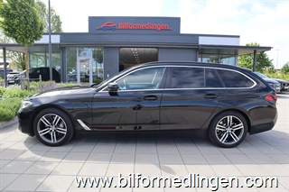 BMW 530 e Touring 292hk Aut Momsbil Plug-in Hybrid Head-up Navi Drag Svensksåld 1 Ägare BMW 530 e Touring 292hk Aut Momsbil Plug-in Hybrid Head-up Navi Drag Svensksåld 1 Ägare