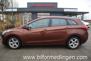 Hyundai i30 1.6 CRDi Kombi 110hk Business Svensksåld Hyundai i30 1.6 CRDi Kombi 110hk Business Svensksåld