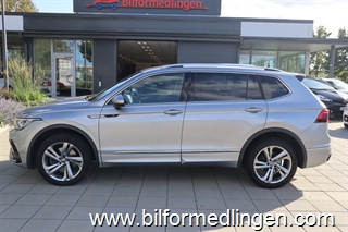 Volkswagen Tiguan Allspace 2.0 TDI 4MOTION 200hk Momsbil 7 Sit R-Line Navi Drag Svensksåld 1 Ägare Volkswagen Tiguan Allspace 2.0 TDI 4MOTION 200hk Momsbil 7 Sit R-Line Navi Drag Svensksåld 1 Ägare