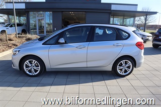 BMW 218 i 136hk Sport Line Dragkrok mm Svensksåld 2 Ägare