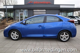 Honda Civic 1.8 16V FWD 142hk Backkamera Svensksåld