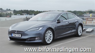 Tesla Model S Dual Motor Long Range AWD S/V-hjul Moms