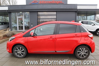 Toyota Yaris 1.5 VVT-iE FWD 111hk Backkamera 1 ägare Bluetooth musik/telefon