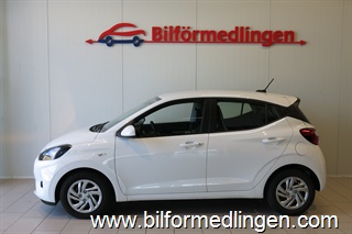 Hyundai i10 1.0 63hk Aut V-Hjul Navi Låga mil!