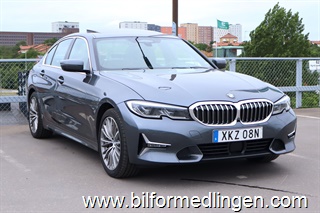 BMW 330 i Luxury Line S/V-hjul BMW 330 i Luxury Line S/V-hjul