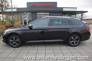 Skoda Superb 1.4 TSI PHEV Kombi 218hk DSG Hybrid Skinn Navi Style Business Edition Drag Svensksåld Skoda Superb 1.4 TSI PHEV Kombi 218hk DSG Hybrid Skinn Navi Style Business Edition Drag Svensksåld